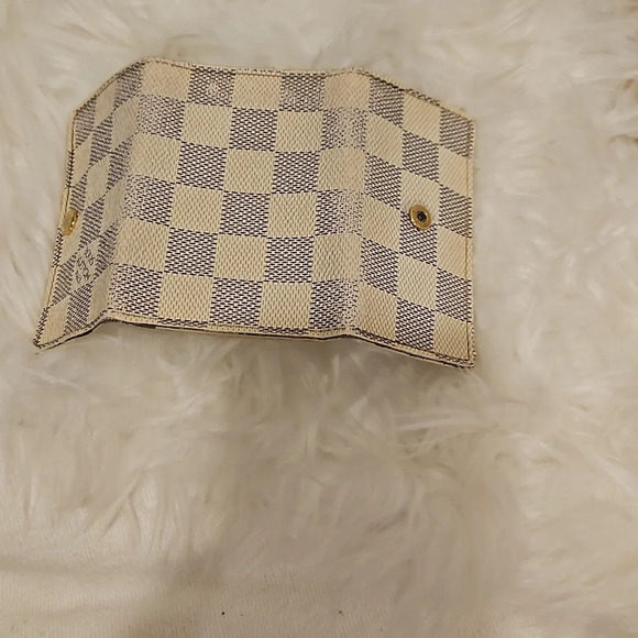 Louis Vuitton Damier Azur 6 Ring Key Case Holder - Picture 9 of 11